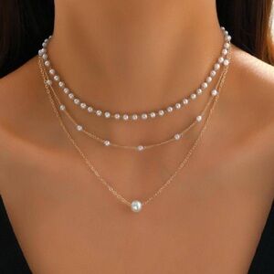 Elegant Gold Accent and White Pearl Layered Necklace